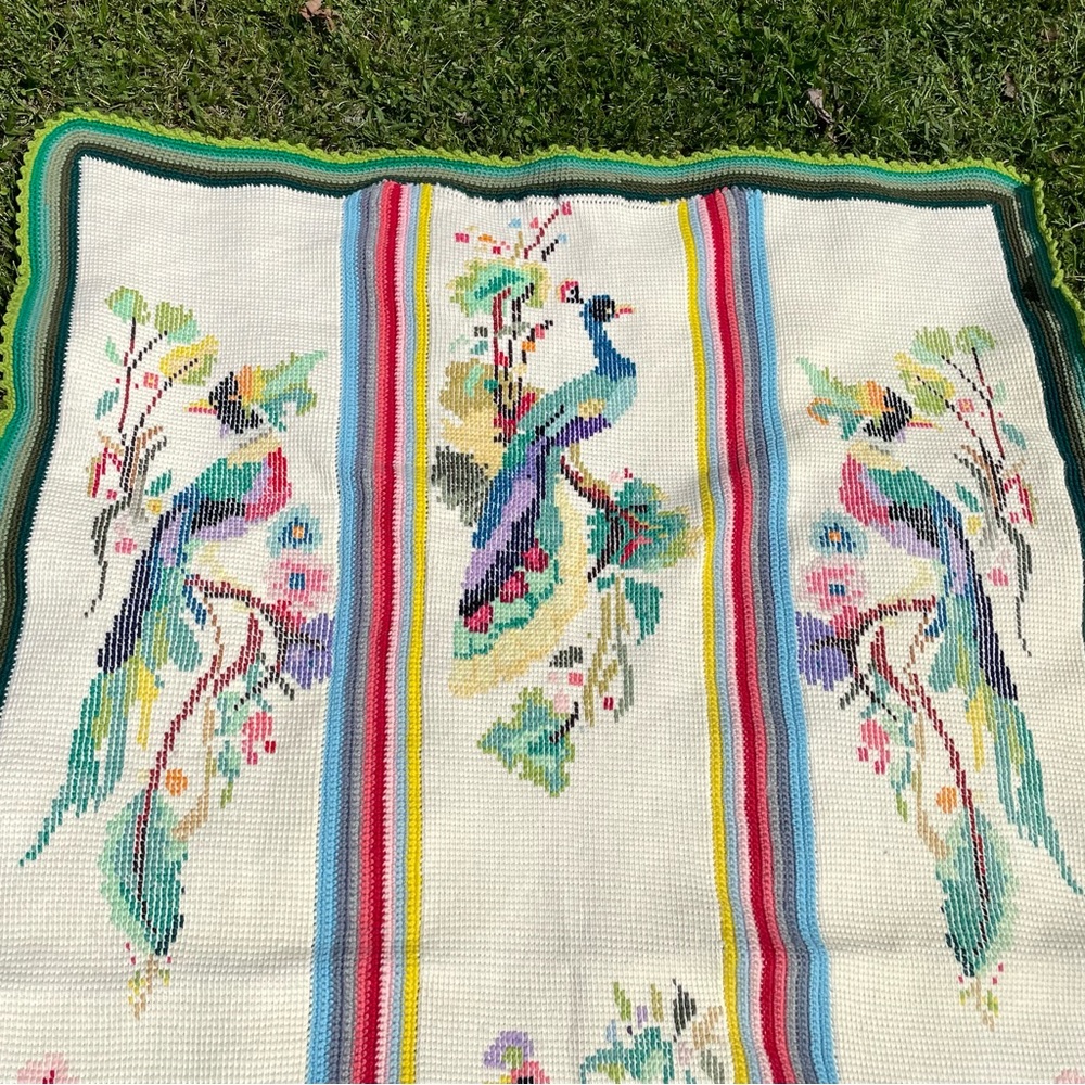 VINTAGE Peacock Bird Handmade Needlepoint Crochet Throw Blanket Afghan - Picture 7 of 11
